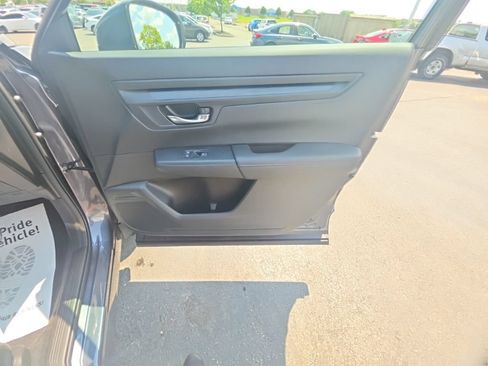 Used 2025 Honda CR-V LX image 31