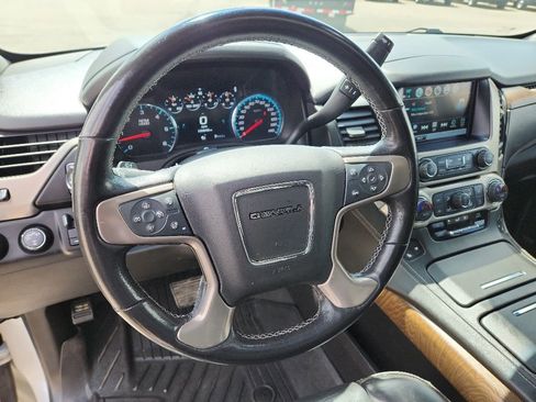 Certified 2019 GMC Yukon XL Denali w/ Denali Ultimate Package AWD/4WD image 9