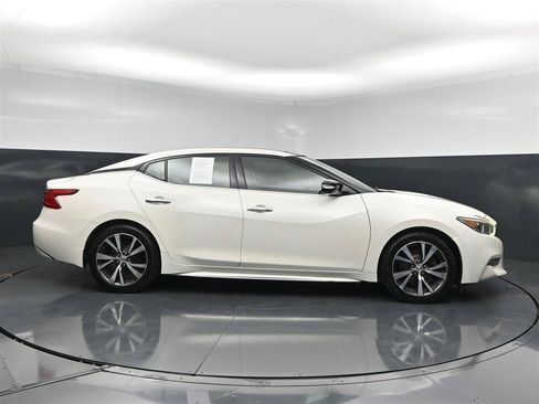 Used 2017 Nissan Maxima 3.5 SL FWD image 4