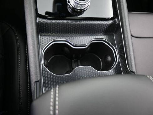 Used 2025 Jeep Grand Cherokee Limited image 23