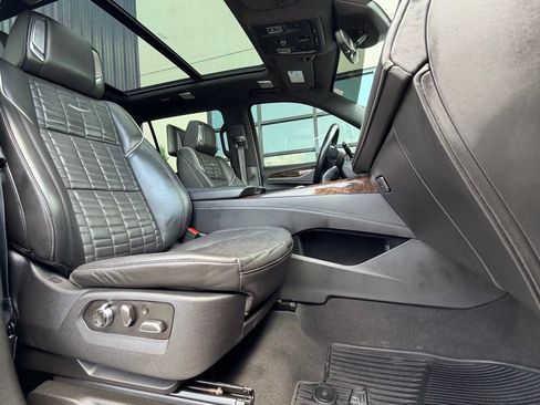 Used 2021 Cadillac Escalade ESV Sport Platinum AWD/4WD image 20