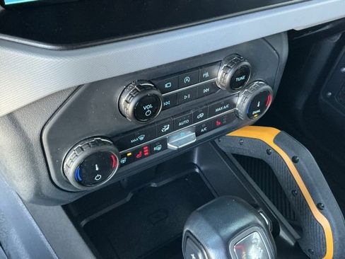 Used 2022 Ford Bronco Badlands image 23