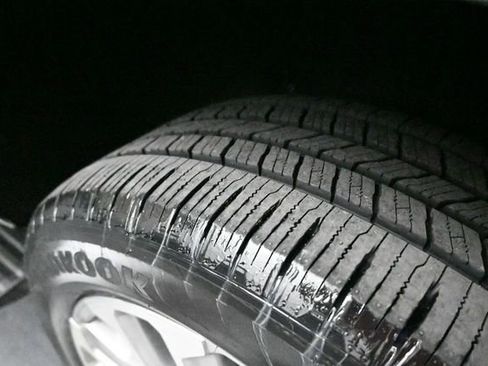 Used 2023 GMC Yukon XL Denali AWD/4WD image 12
