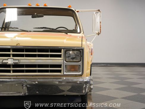 Used 1988 Chevrolet Silverado 3500 2WD Regular Cab image 20