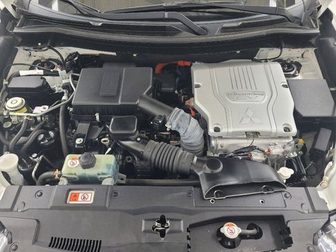 Used 2021 Mitsubishi Outlander LE AWD/4WD image 30