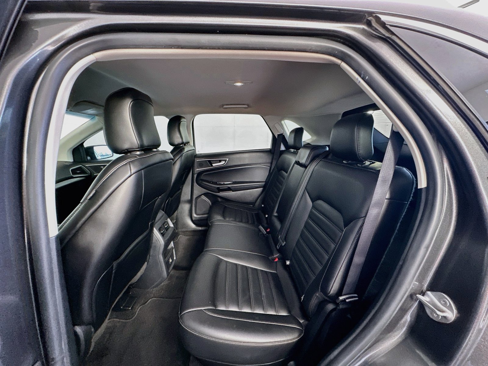Used 2020 Ford Edge SEL FWD image 23