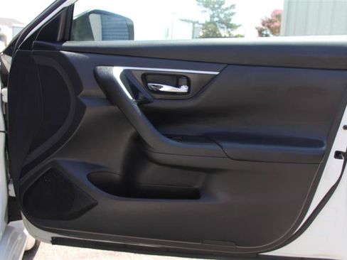 Used 2017 Nissan Altima 2.5 S w/ Power Driver Seat Package FWD image 18