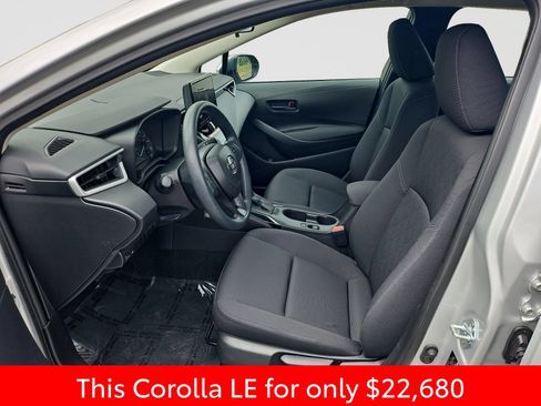 Used 2025 Toyota Corolla LE FWD image 22