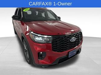 Used 2025 Ford Explorer ST video 1