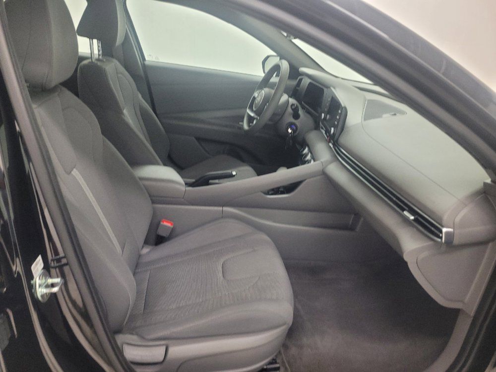 Used 2024 Hyundai Elantra SE FWD image 21