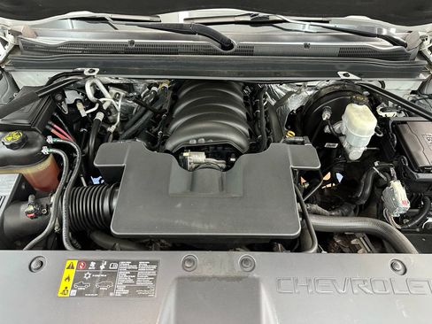 Used 2018 Chevrolet Suburban Premier image 35