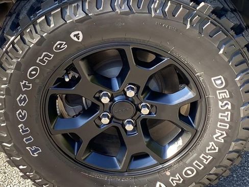 Used 2021 Jeep Wrangler Willys image 25