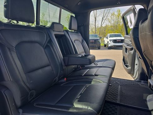 Used 2022 RAM 1500 Big Horn AWD/4WD image 11