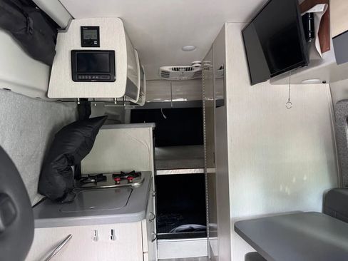 Used 2022 Mercedes-Benz Sprinter 2500 image 27