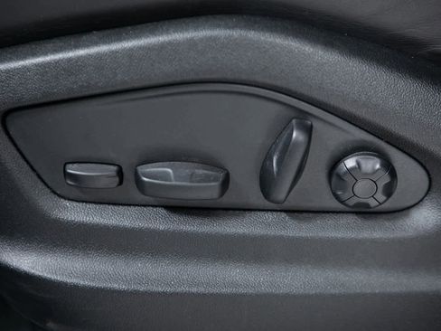 Certified 2023 Porsche Cayenne image 17