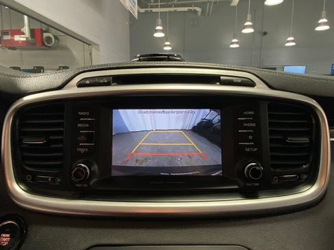 Used 2019 Kia Sorento EX FWD image 23