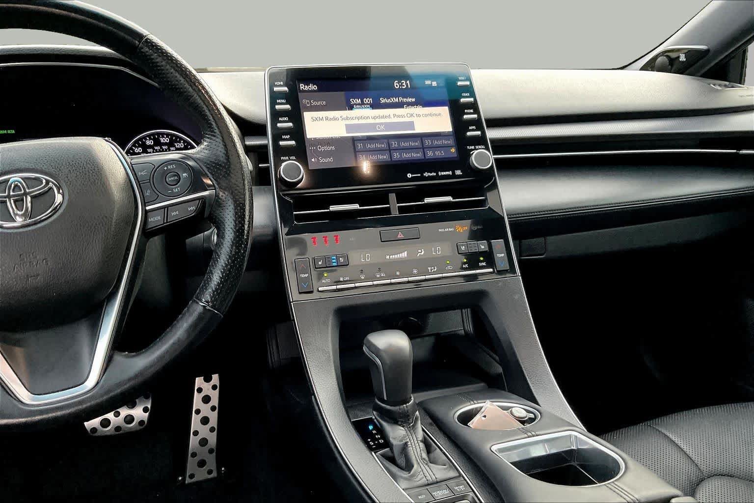 Used 2019 Toyota Avalon Touring FWD image 7