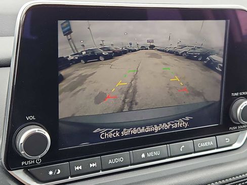 Used 2024 Nissan Rogue S FWD image 14