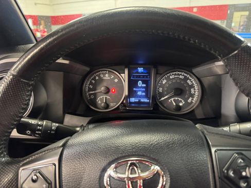 Used 2019 Toyota Tacoma TRD Pro AWD/4WD image 10