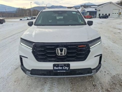 New 2025 Honda Pilot TrailSport image 8