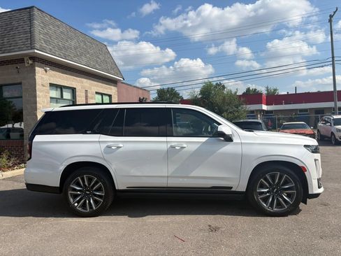 Used 2022 Cadillac Escalade Sport Platinum AWD/4WD image 4