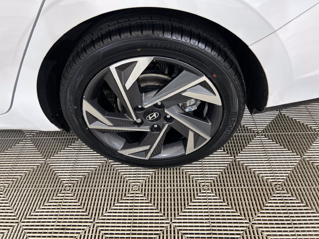 Used 2024 Hyundai Elantra SEL w/ Convenience Package FWD image 10