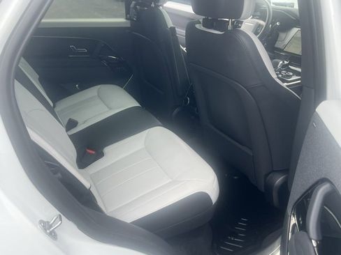 Used 2023 Land Rover Range Rover Sport SE Dynamic image 24