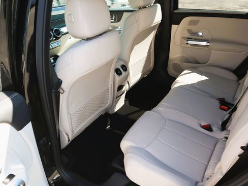 New 2026 Mercedes-Benz GLB 250 4MATIC image 10