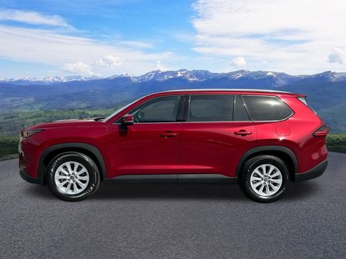 Certified 2025 Toyota Grand Highlander AWD image 2