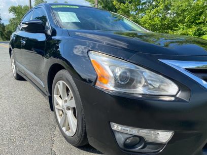 Used 2015 Nissan Altima 2.5 SV w/ Convenience Package