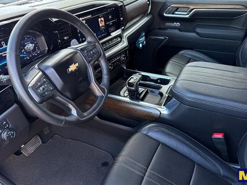 Used 2025 Chevrolet Silverado 1500 High Country w/ Technology Package AWD/4WD image 10