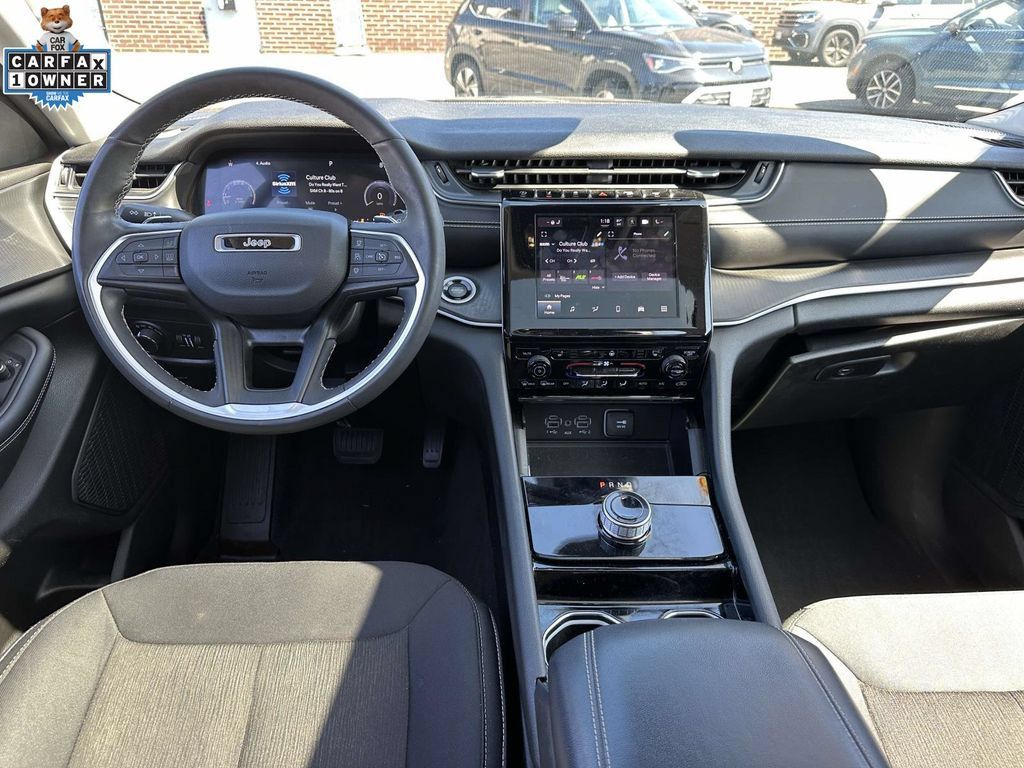 Used 2023 Jeep Grand Cherokee Laredo X w/ Luxury Tech Group I AWD/4WD image 12