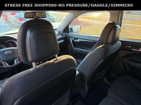 Used 2015 Kia Sorento LX image 27