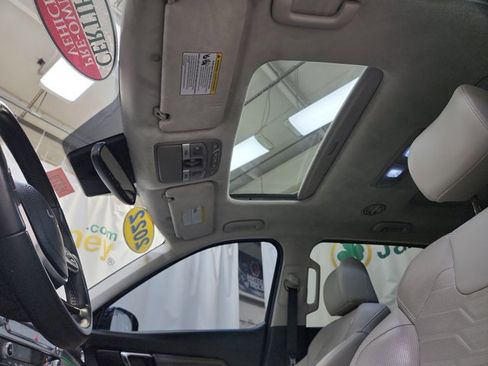 Certified 2022 Kia Telluride SX w/ SX Prestige Package image 19