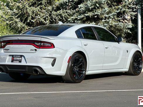 Used 2022 Dodge Charger SRT Hellcat w/ Harman/Kardon Audio Group image 4