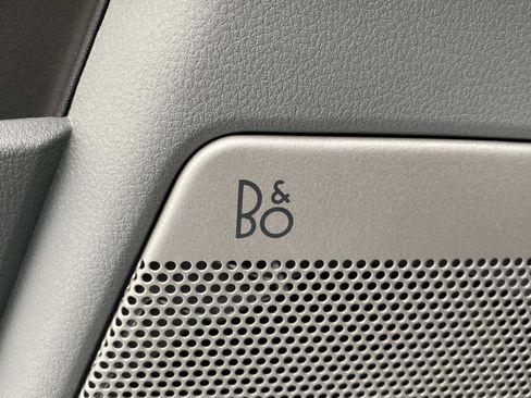 Used 2025 Ford F150 Lariat w/ Equipment Group 501A Mid image 13