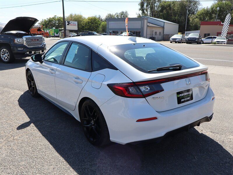 Used 2023 Honda Civic Sport image 5