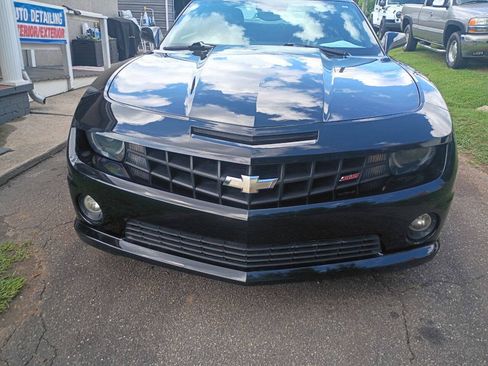 Used 2010 Chevrolet Camaro SS w/ RS Package RWD image 3