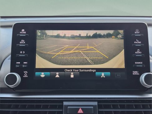 Used 2019 Honda Accord Touring image 25