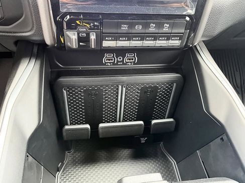 New 2026 RAM 3500 Big Horn AWD/4WD image 24