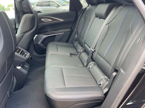 New 2026 Cadillac Lyriq V image 18