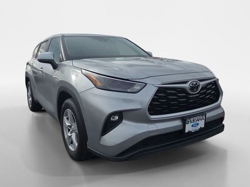 Used 2023 Toyota Highlander LE image 8