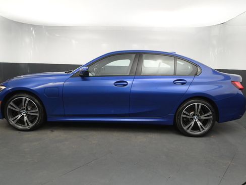 Used 2021 BMW 330e xDrive 330e xDrive Plug-In Hybrid w/ M Sport Package image 2