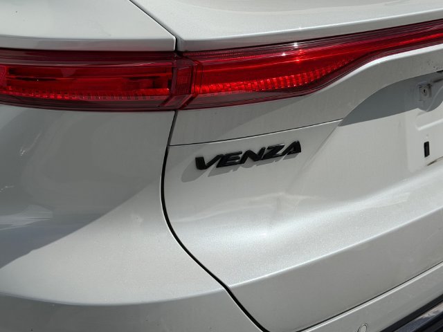 Certified 2024 Toyota Venza Nightshade AWD/4WD image 8