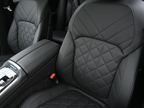 Certified 2024 BMW X6 xDrive40i w/ Premium Package image 10