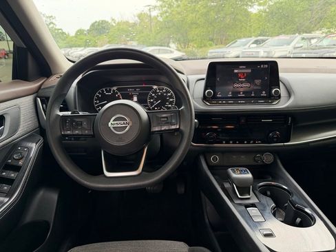 Used 2021 Nissan Rogue SV FWD image 20