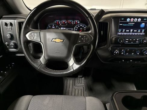 Used 2018 Chevrolet Silverado 1500 LT w/ Trailering Package AWD/4WD image 11