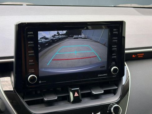 Used 2022 Toyota Corolla LE FWD image 19