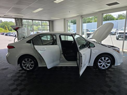 Used 2026 Toyota Corolla LE FWD image 17