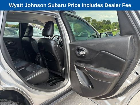 Used 2020 Jeep Cherokee Trailhawk w/ Cold Weather Group AWD/4WD image 41